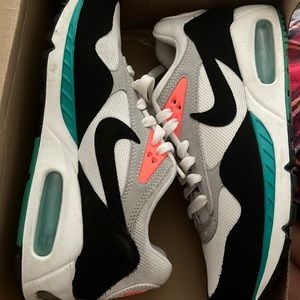 Women’s size 7.5 Air Max Correlate - black/white/ turquoise
